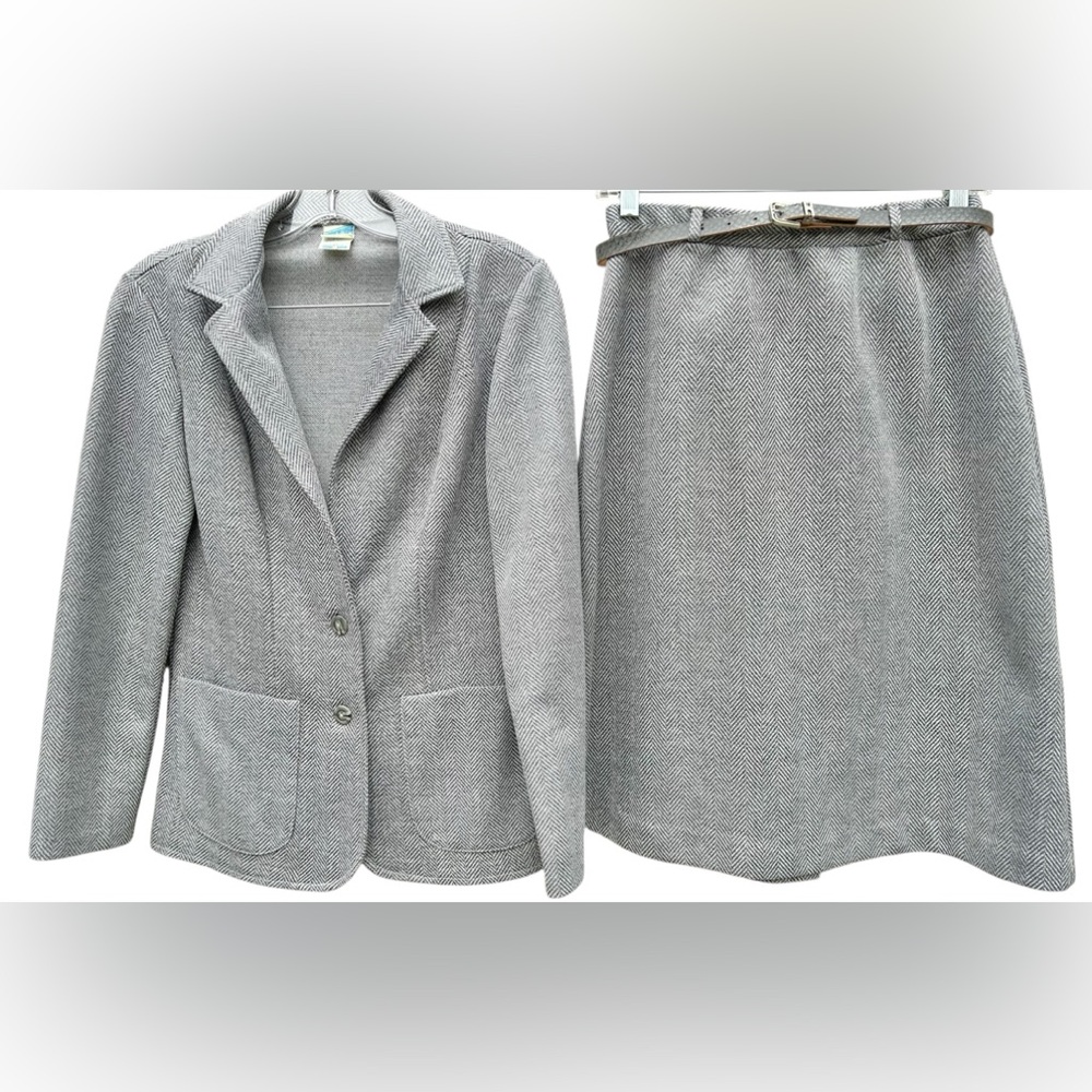 Vintage 2-Piece Styletrix Grey herringbone Knit Belted 70s Skirt Suit Set Size M